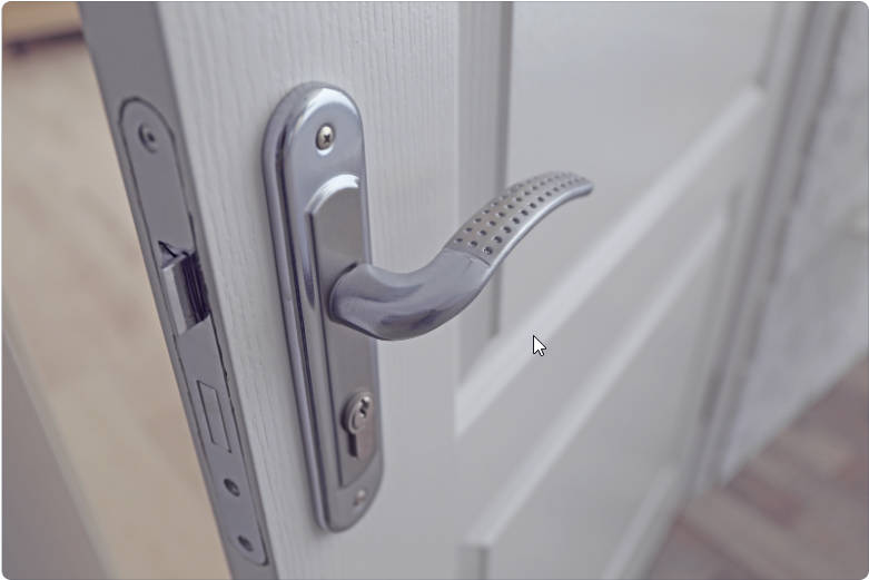 why put aluminum foil on door knobs_2