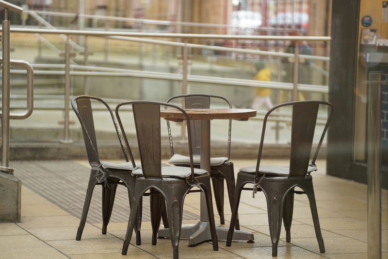 is aluminum good for outdoor furniture_2