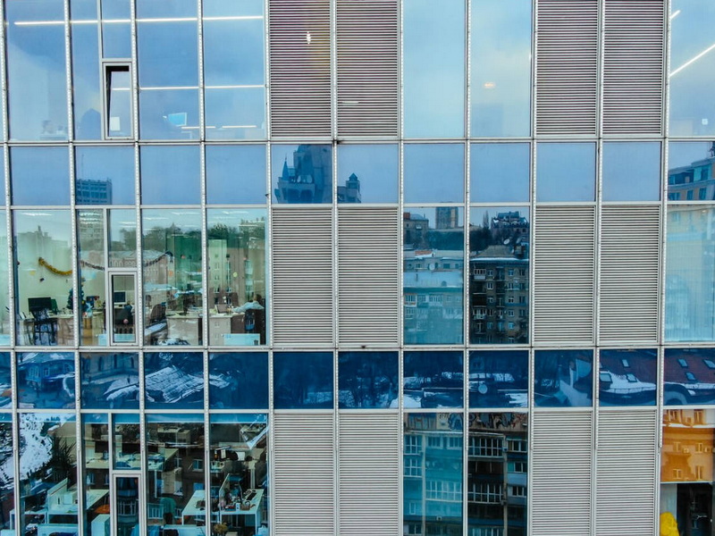 What Is The Best Tool for Removing Aluminum Window Frames
