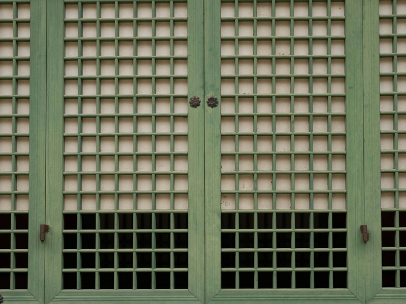 Do Aluminum Screen Door Guards Prevent Pet Damage
