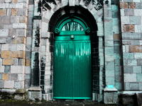//iororwxhmqollm5m.ldycdn.com/cloud/llBpmKoilrSRklnjjlrkjo/Top-Aluminum-Doors-Manufacturers-and-Suppliers-in-Singapore.jpg