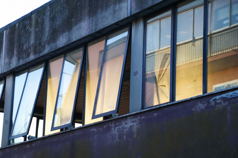 Why Are Black Aluminum Windows So Popular in Modern Homes