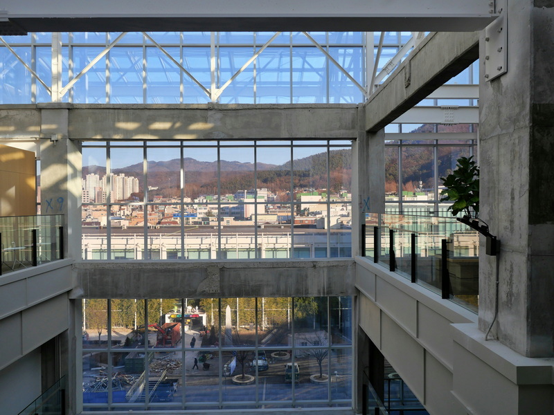 does aluminum foil on windows keep heat out_2