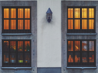 //iororwxhmqollm5m.ldycdn.com/cloud/lrBpmKoilrSRilllllprjq/Is-Aluminum-Window-Screen-Roll-Better-Than-Fiberglass-Mesh.jpg